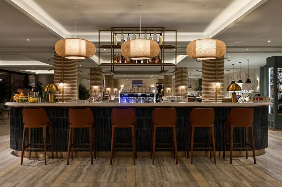 Lounge or bar, Drinks