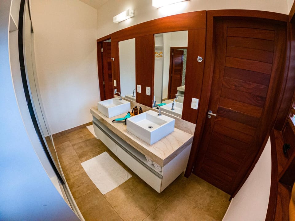 Bathroom, towels, wardrobe