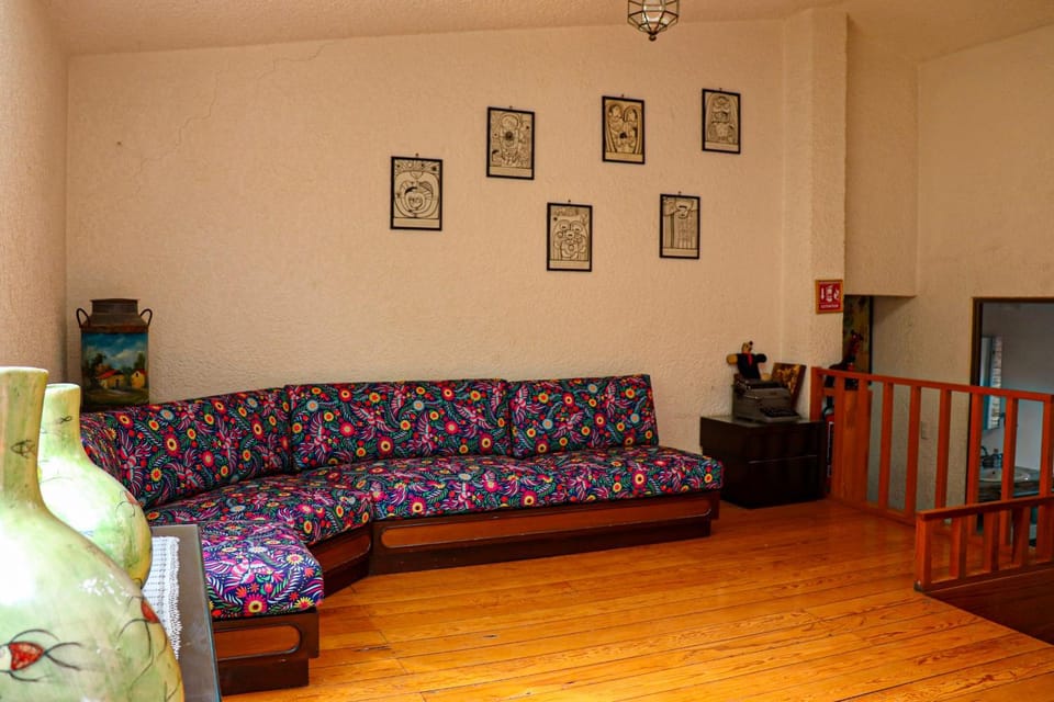Communal lounge/ TV room