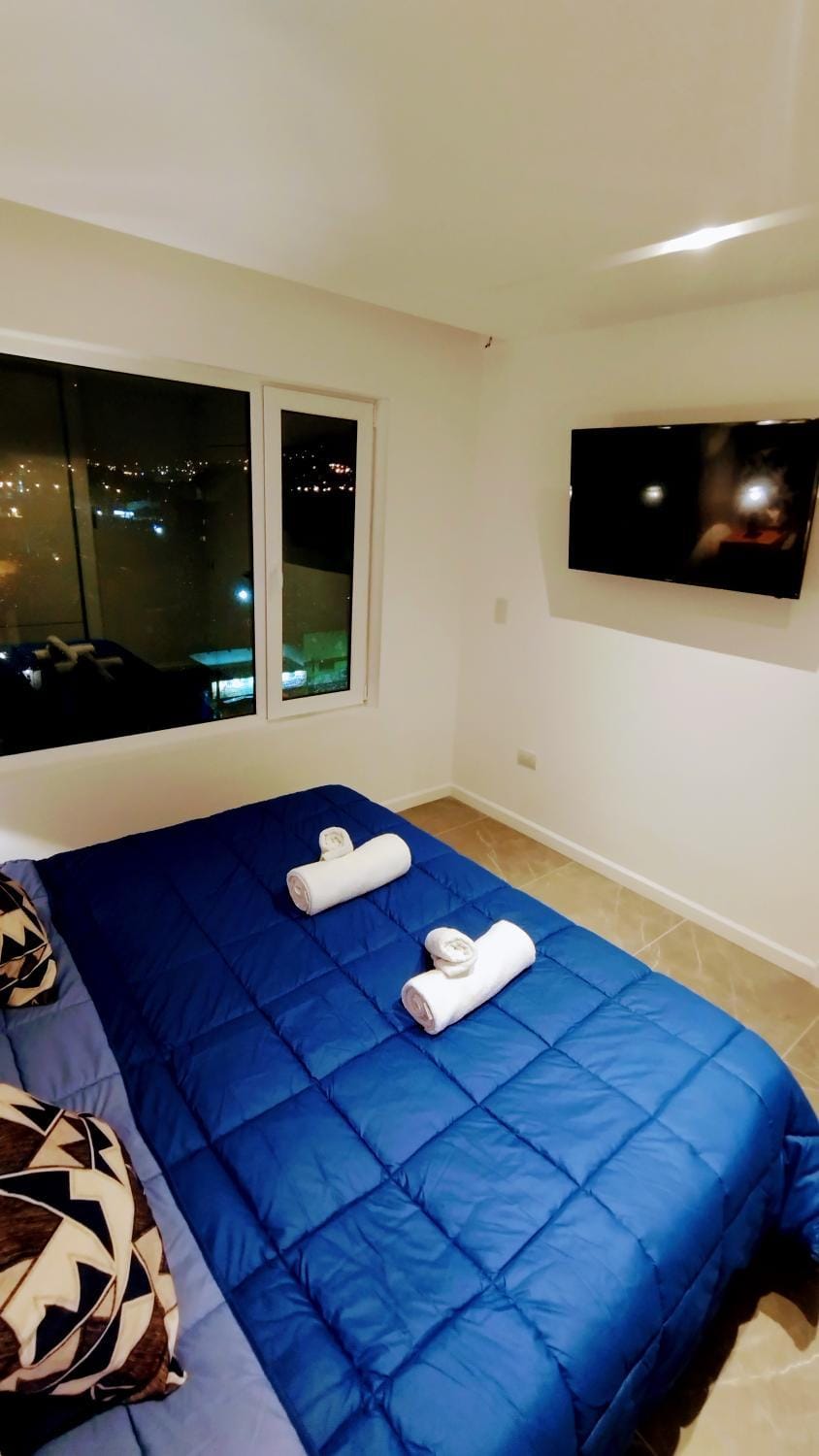 Bed, TV and multimedia, Bedroom