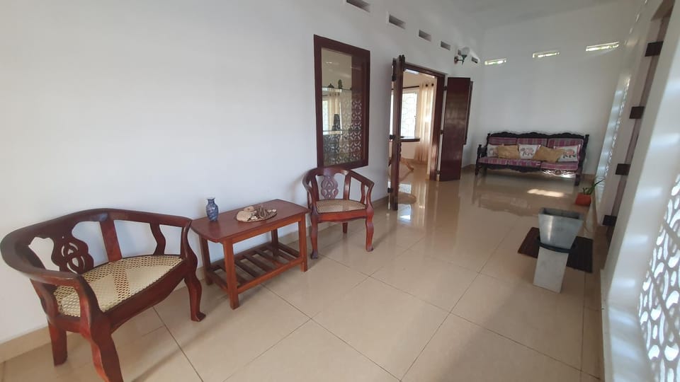 Sri Nimali Guesthouse Bed and Breakfast in Hikkaduwa