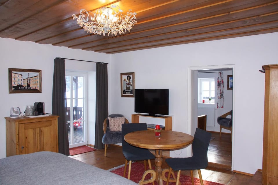 Photo of the whole room, Seating area, Bedroom