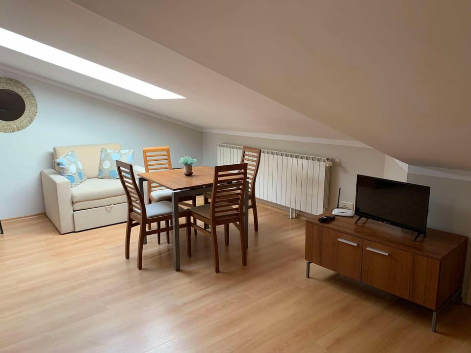 TV and multimedia, Dining area