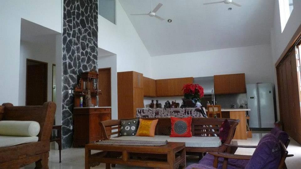 Ronia Mountain Villa Lembang Bed and Breakfast in Lembang