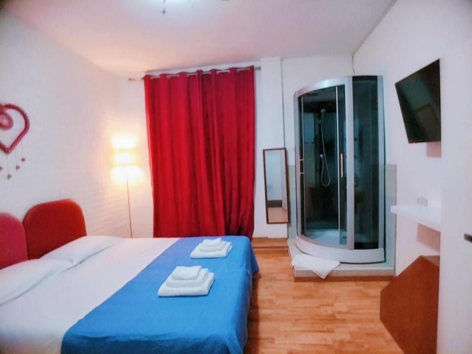 Summer, Photo of the whole room, Decorative detail, bunk bed