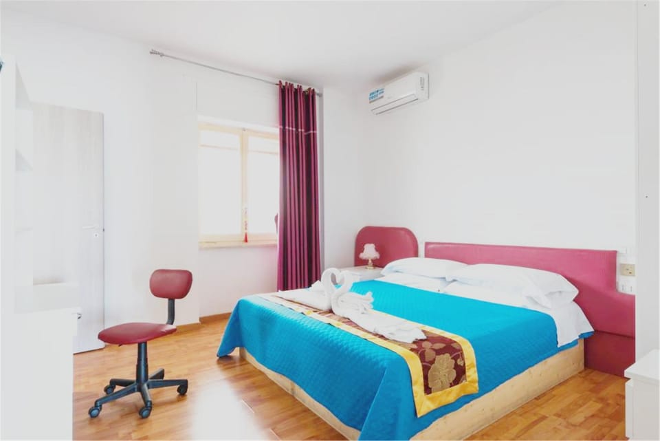 Summer, Photo of the whole room, Decorative detail, Decorative detail, Bedroom, On site, bunk bed