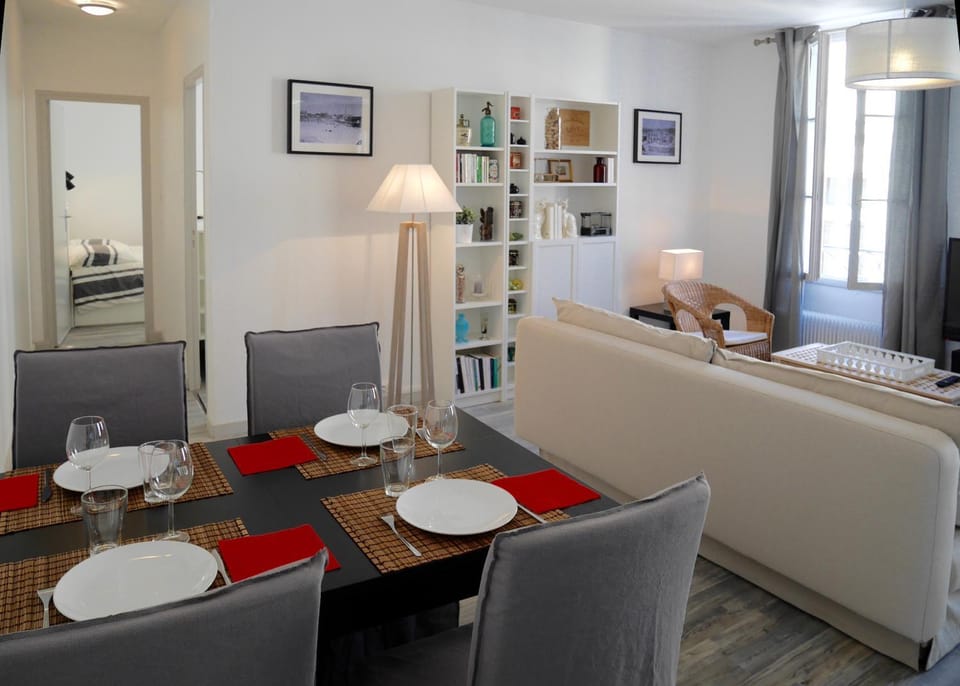 Living room, Dining area
