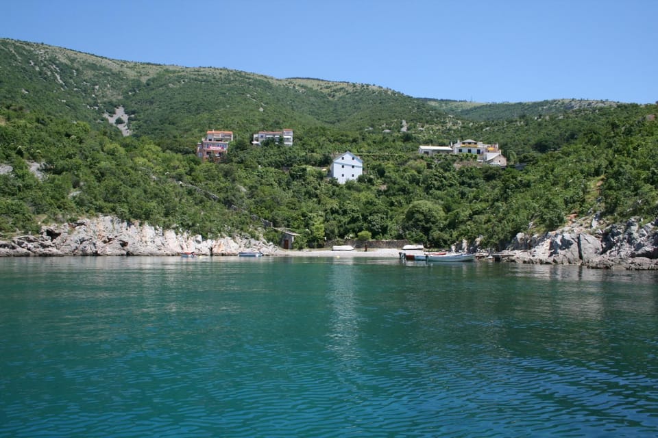 Neighbourhood, Natural landscape, Beach