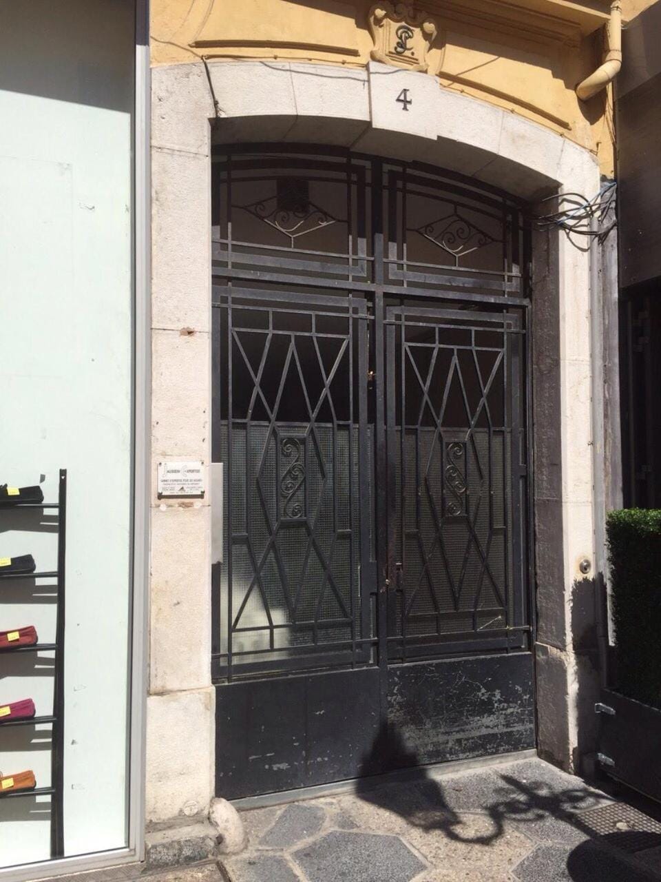 Facade/entrance