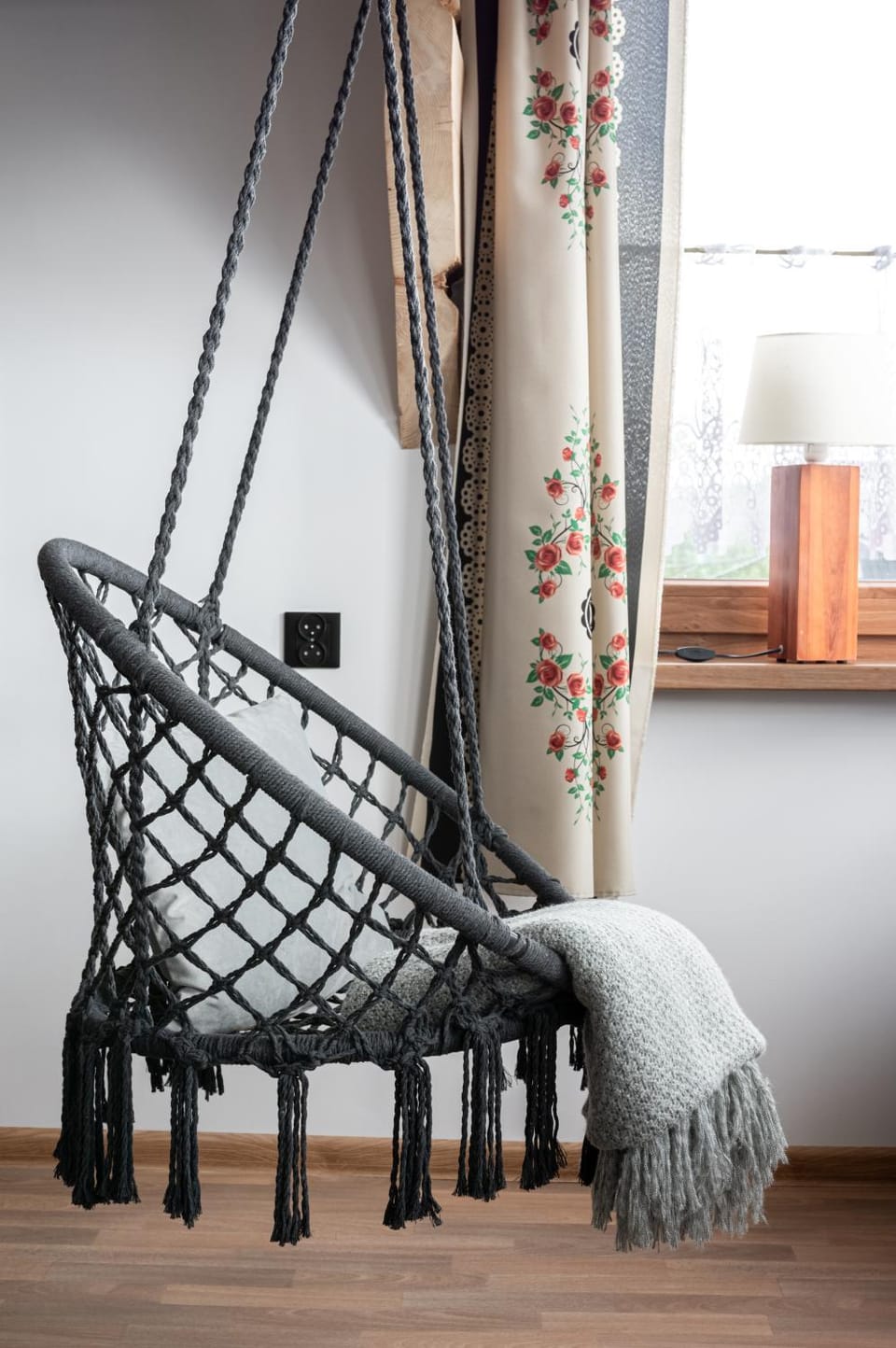 Photo of the whole room, Decorative detail