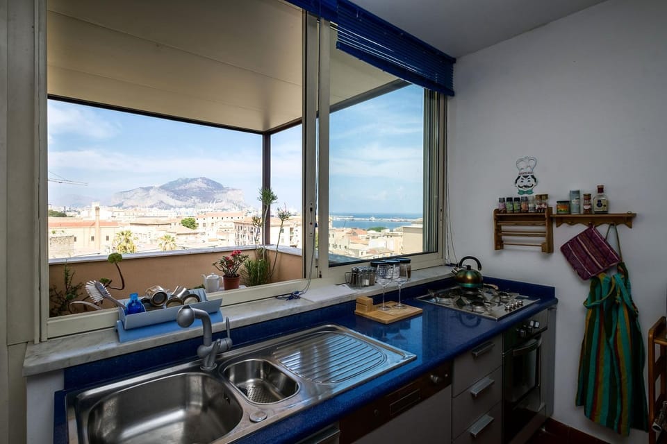 Kitchen or kitchenette, Mountain view