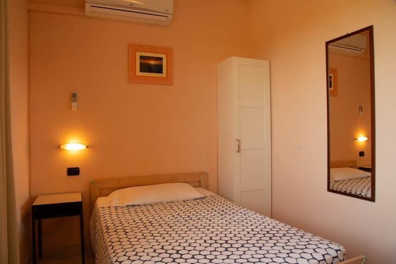Bed, Photo of the whole room, Bedroom, wardrobe, air conditioner