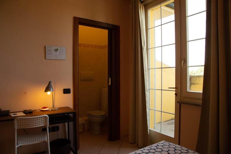 Bathroom, Photo of the whole room, hair dresser