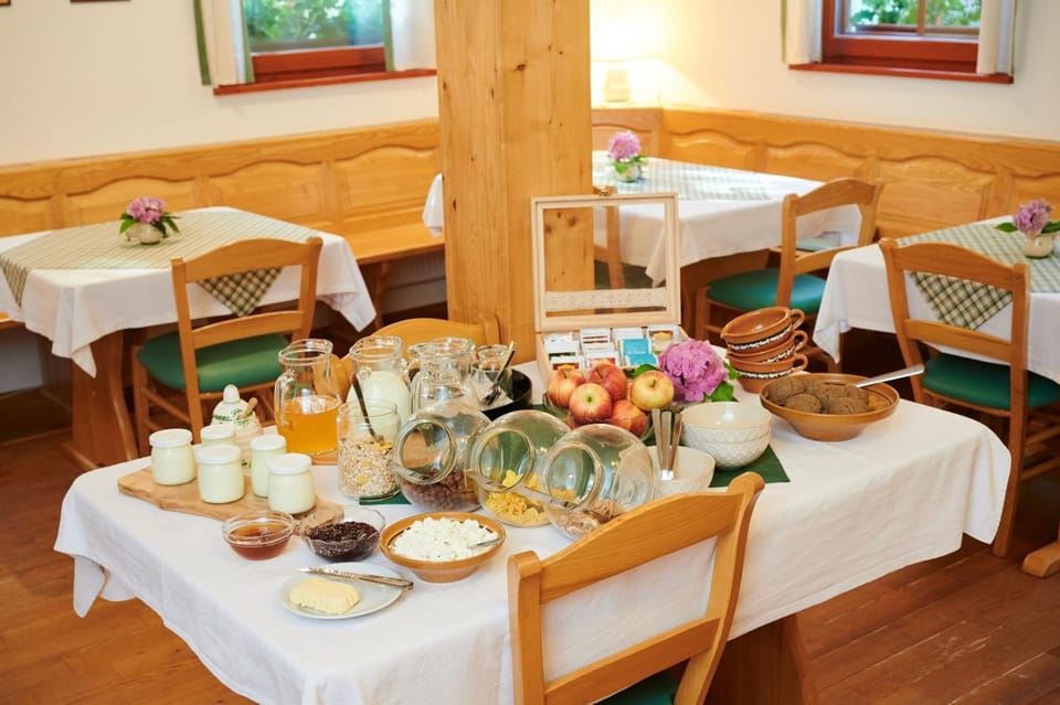 Dining area, Breakfast, Breakfast, Continental breakfast, Continental breakfast