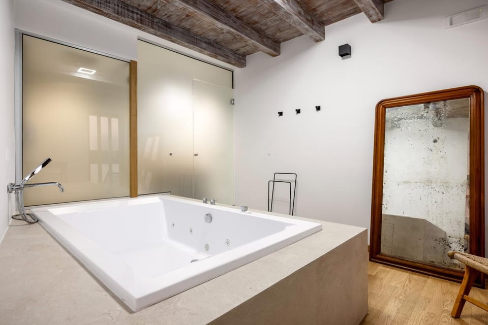 Hot Tub, Hot Tub, Bath
