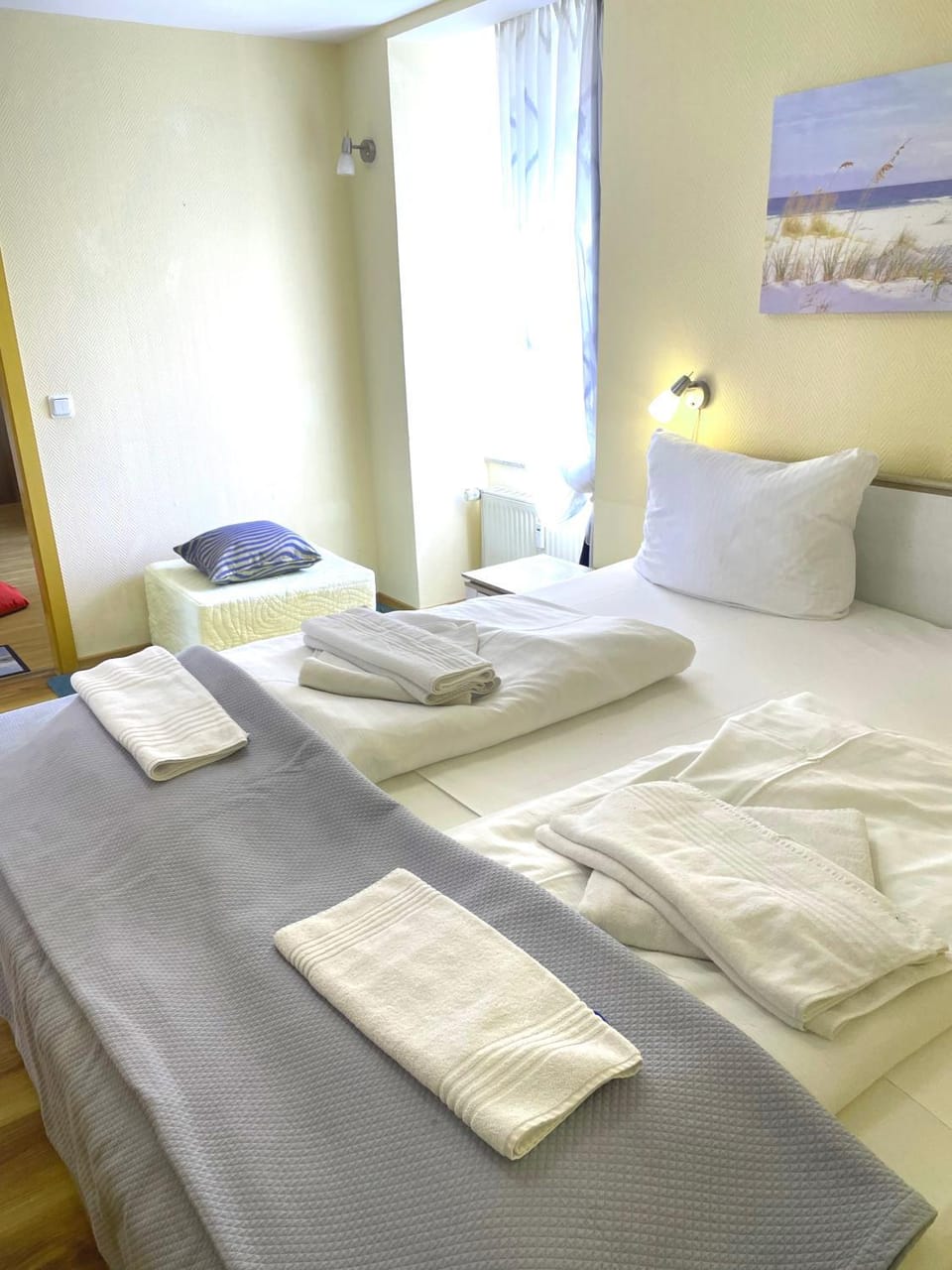 Bed, Photo of the whole room, Bedroom, towels