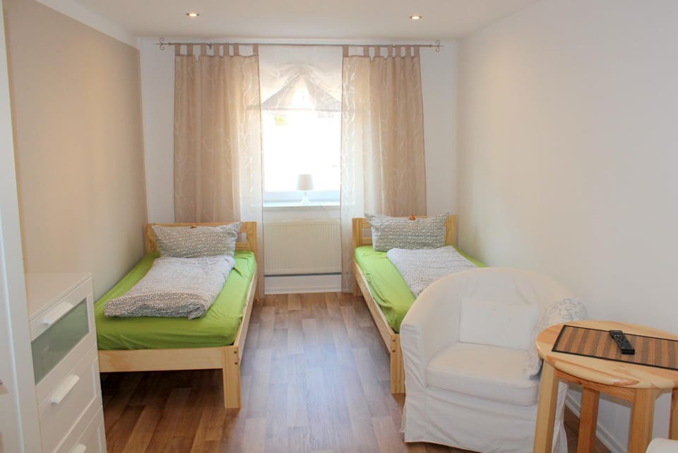 Bed, Photo of the whole room, Decorative detail, Bedroom