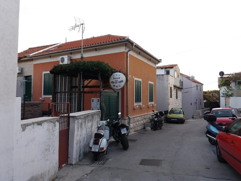 Day, Street view, Quiet street view