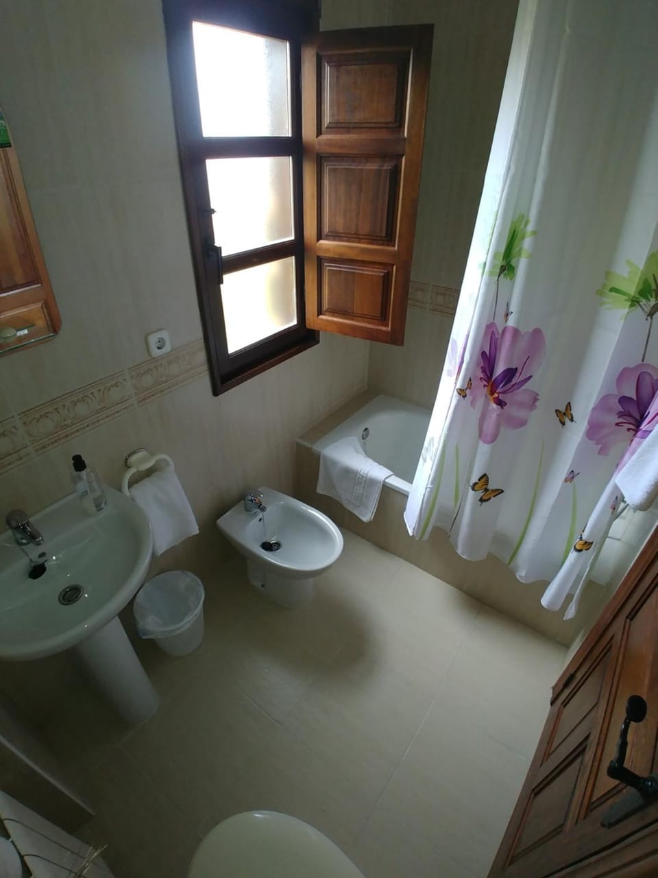 Bathroom, bidet