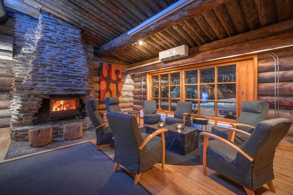 Communal lounge/ TV room, Living room, Seating area