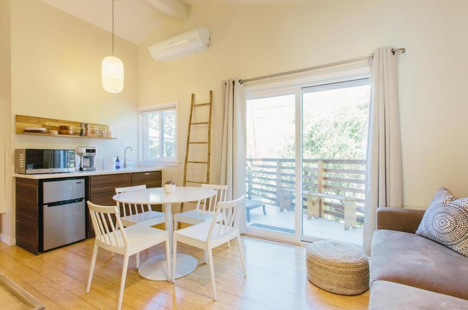 Balcony/Terrace, Kitchen or kitchenette, Seating area, Dining area