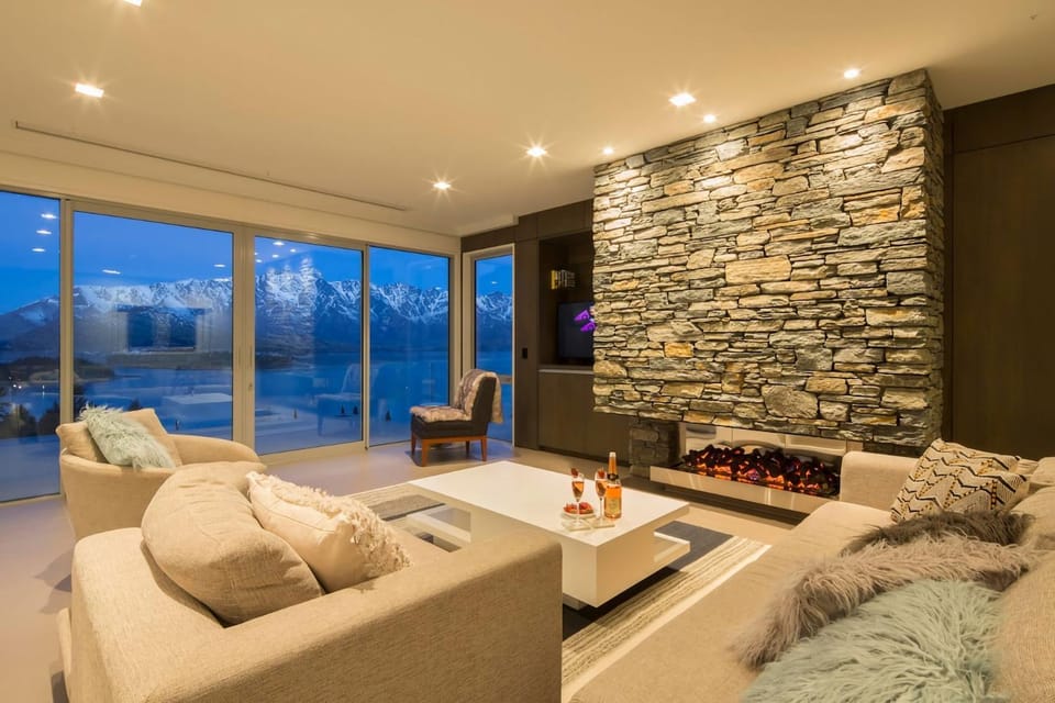 The Views and Spa 4BRM Villa in Queenstown