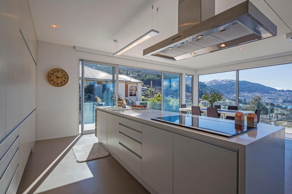 The Views and Spa 4BRM Villa in Queenstown