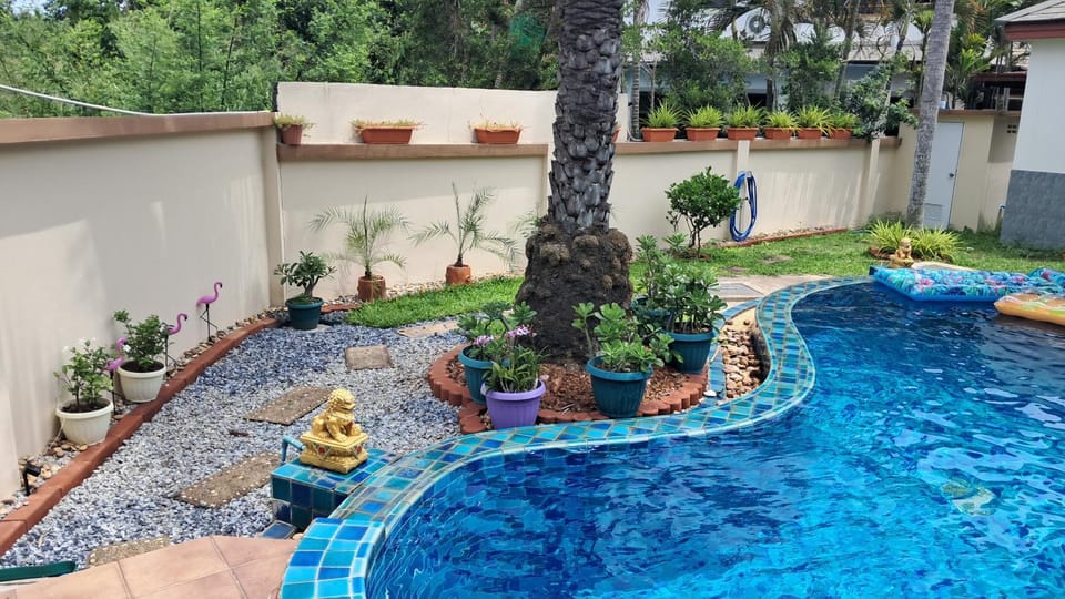 Garden view, Pool view