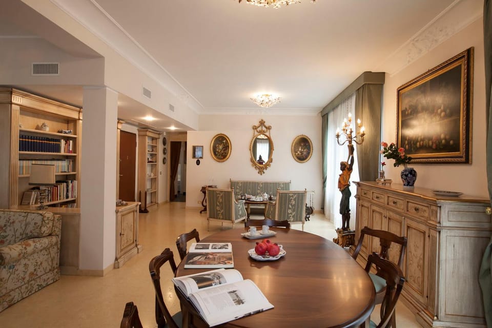 Living room, Dining area