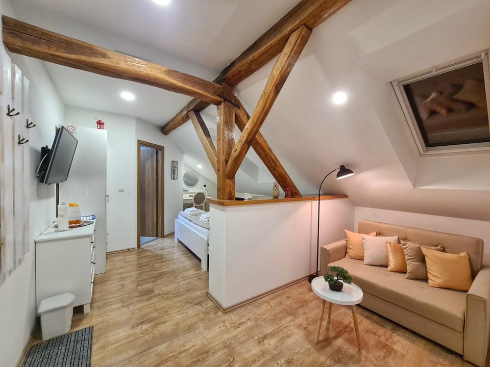 TV and multimedia, Seating area