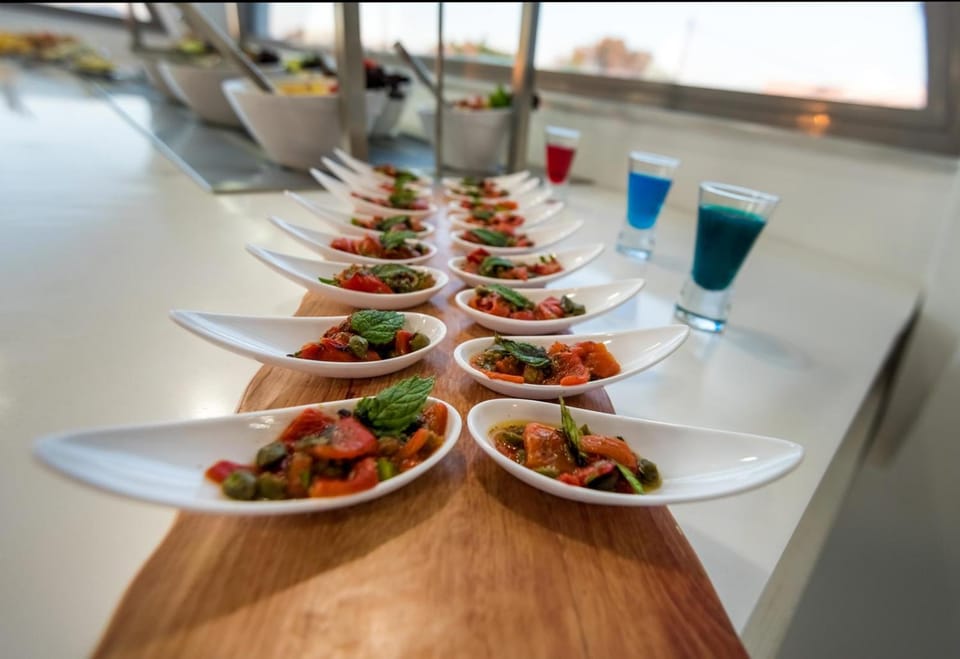 Restaurant/places to eat, Food close-up, Buffet breakfast, Lunch, Dinner