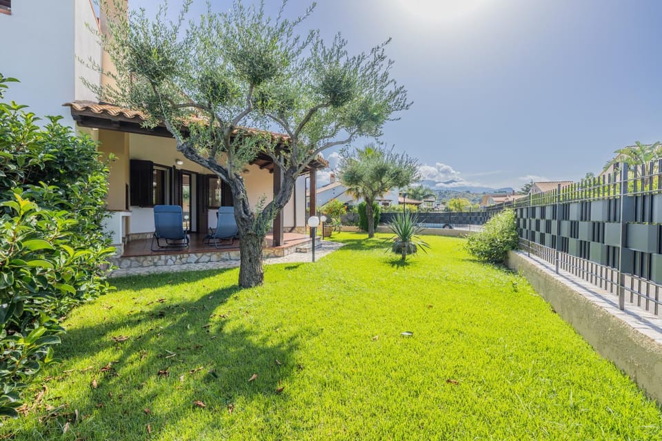 Patio, Patio, Garden view