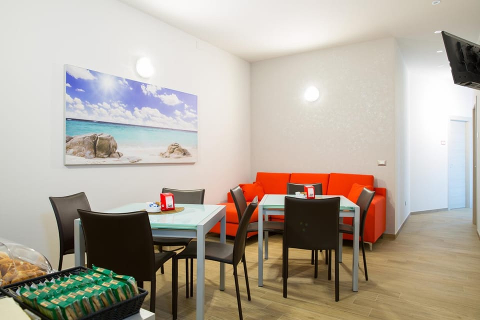 Communal lounge/ TV room