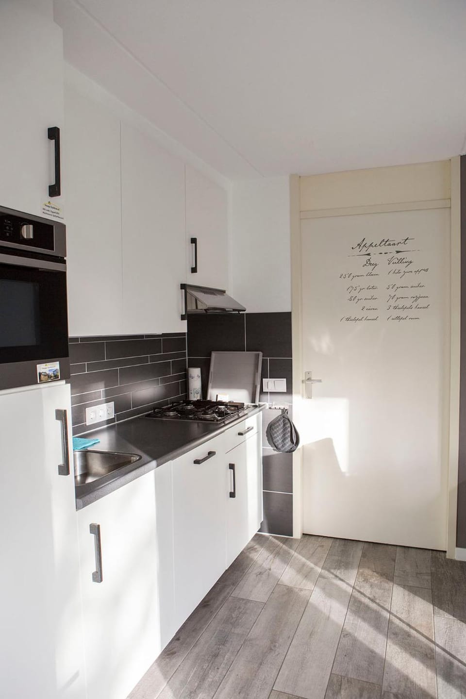 Kitchen or kitchenette, Dining area, Family