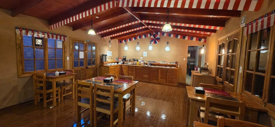 Restaurant/places to eat, Kitchen or kitchenette, Food and drinks, Banquet/Function facilities, Food, Breakfast