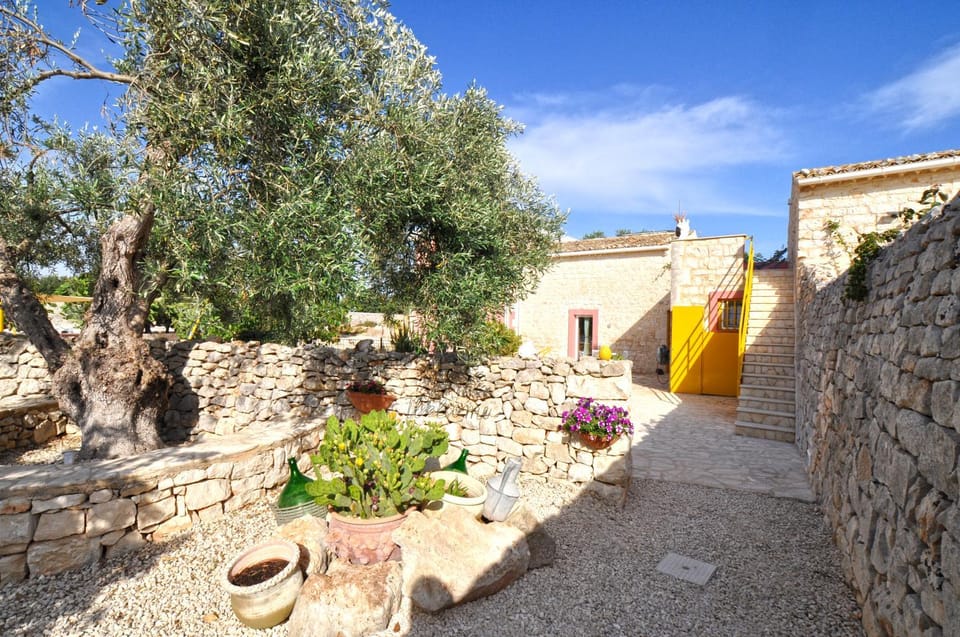 Facade/entrance, Garden
