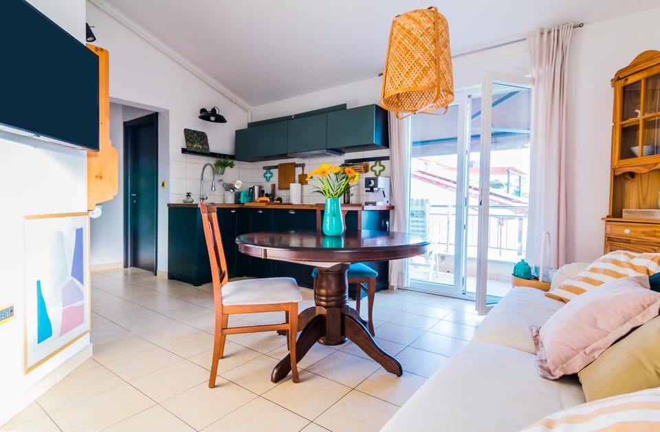 TV and multimedia, Living room, Photo of the whole room, Dining area, kitchen