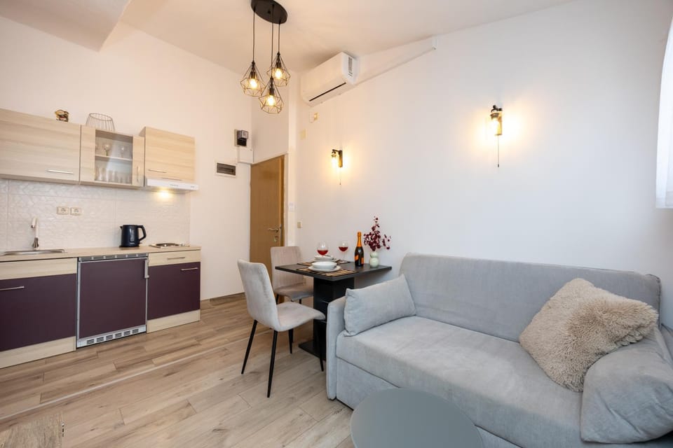 Kitchen or kitchenette, Living room, Dining area
