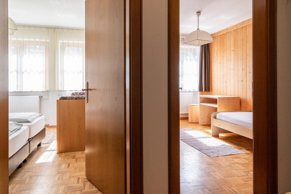 Living room, Photo of the whole room