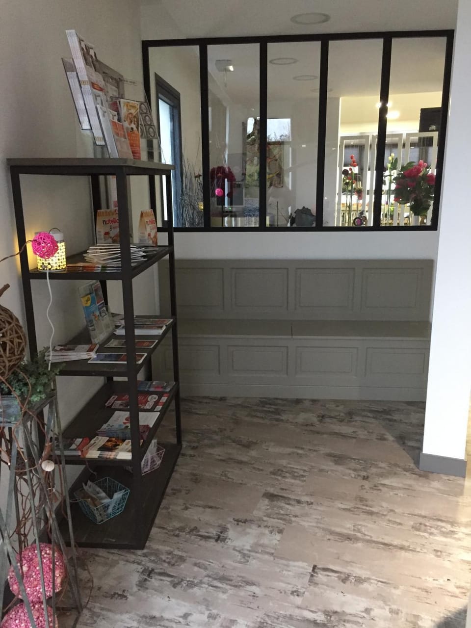 Lobby or reception, Decorative detail