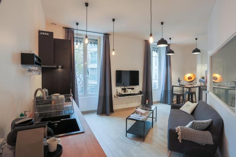 Kitchen or kitchenette, Living room