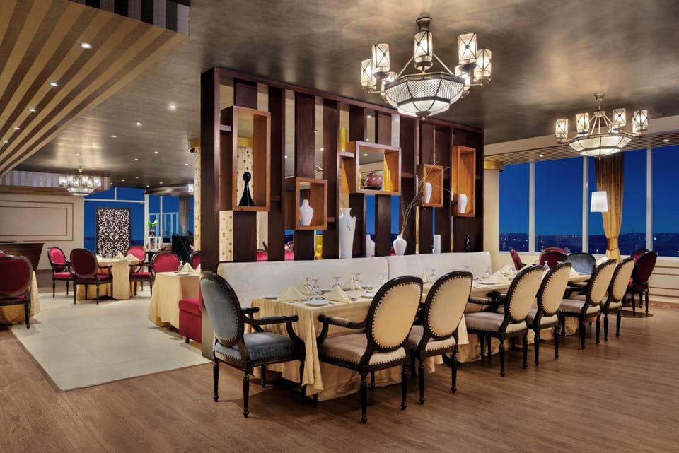 Restaurant/places to eat, Lounge or bar