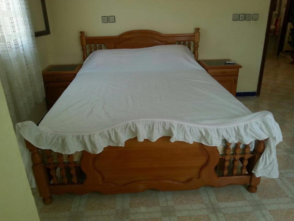 Bed, Day