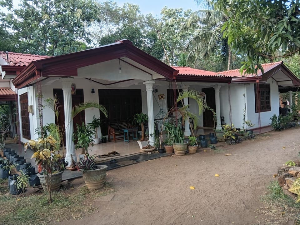Elephant safari Lodge sigiriya junction Bed and Breakfast in Sri Lanka