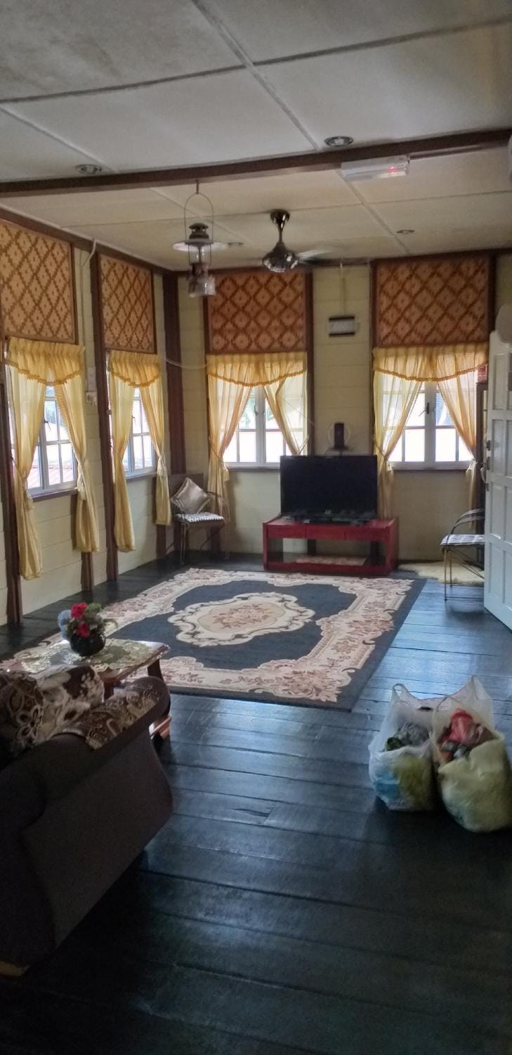 Teratak Opah Kamunting Bed and Breakfast in Perak