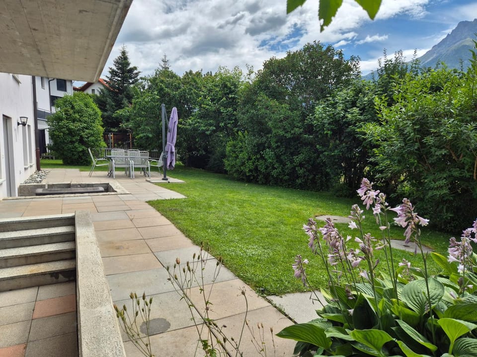 Property building, Spring, Day, Garden, Balcony/Terrace, Garden view