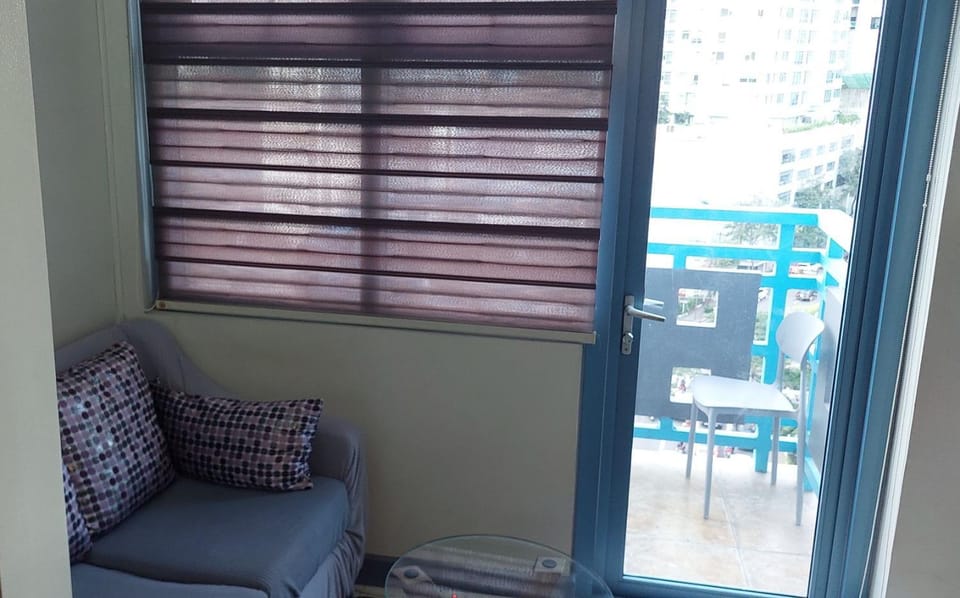 View (from property/room), Balcony/Terrace, Living room, Seating area