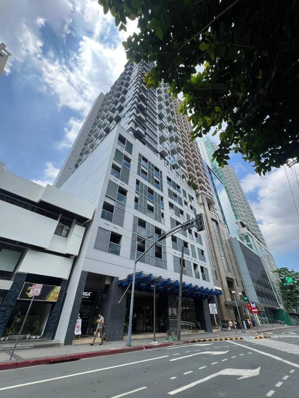 Eton Parkview Apartment in Pasay
