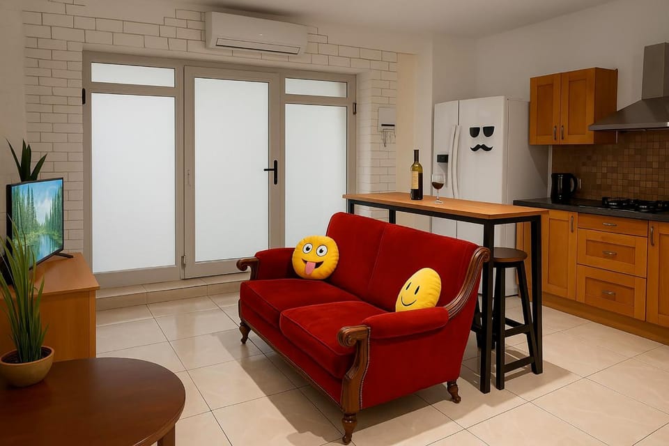 Holiday - Malta Balluta Beach Apartment in Sliema