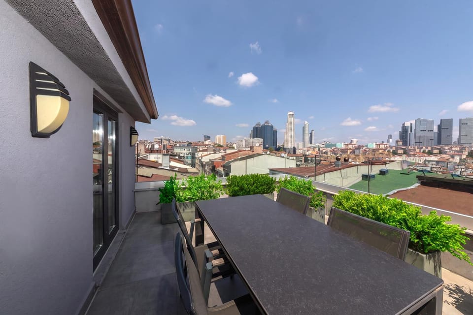 View (from property/room), Balcony/Terrace